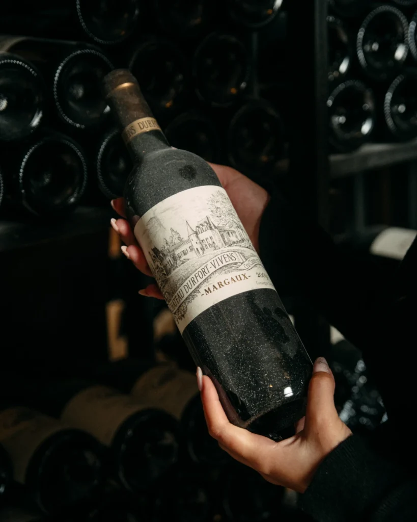 Agence M Com Marseille La Cote De Boeuf Marseille Restaurant Cave Vins bouteille vin rouge prestigieux chateau Margaux