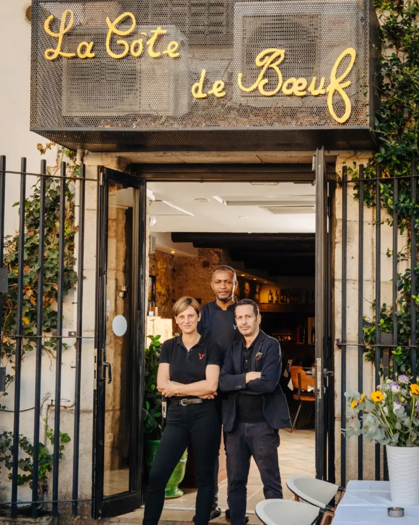 Agence M Com Marseille La Cote De Boeuf Marseille Restaurant Cave Vins gerant equipe salle cuisine restaurant